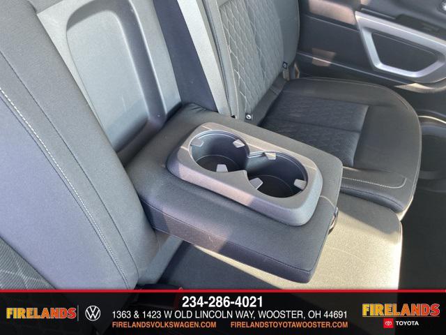 Photo of 2018 Glacier White Nissan Titan