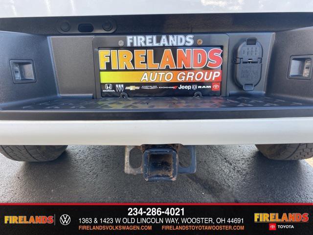 Photo of 2018 Glacier White Nissan Titan