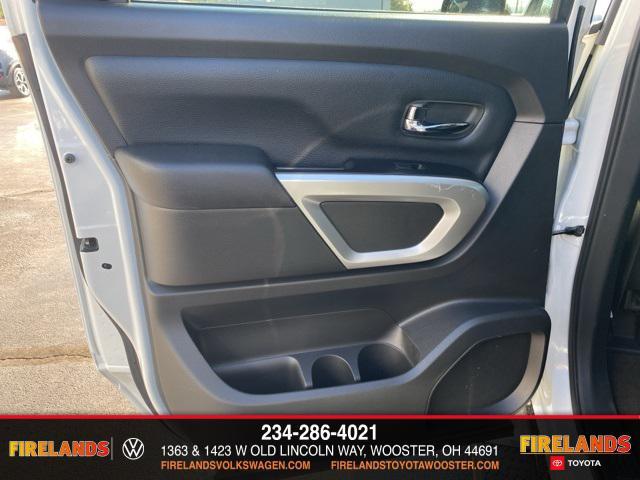 Photo of 2018 Glacier White Nissan Titan