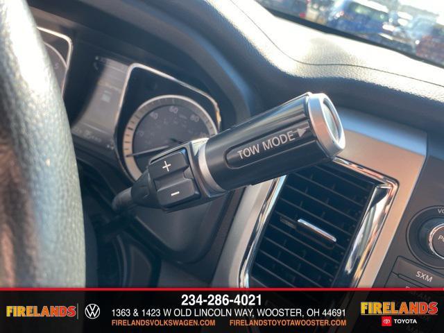 Photo of 2018 Glacier White Nissan Titan