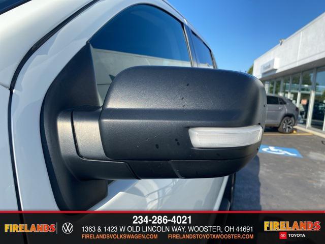 Photo of 2018 Glacier White Nissan Titan