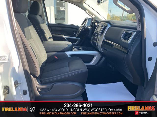 Photo of 2018 Glacier White Nissan Titan