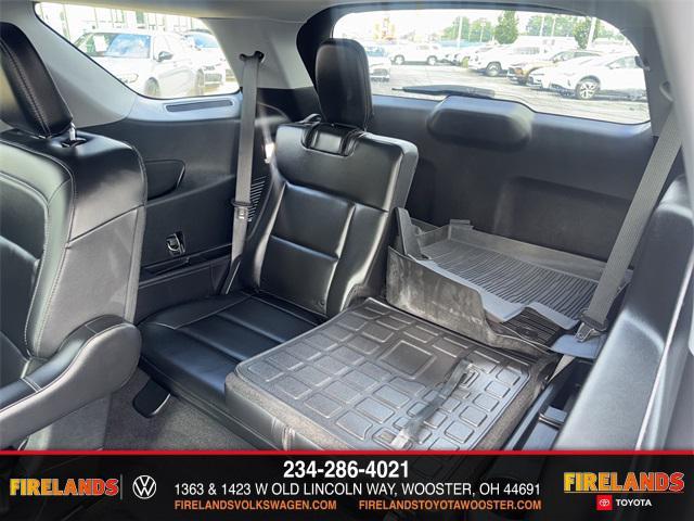 Photo of 2021 Iconic Silver Metallic Ford Explorer