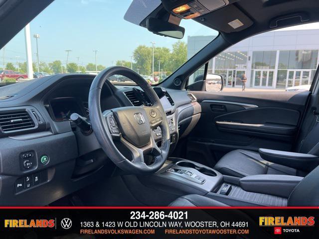 Photo of 2022 Crystal Black Honda Passport