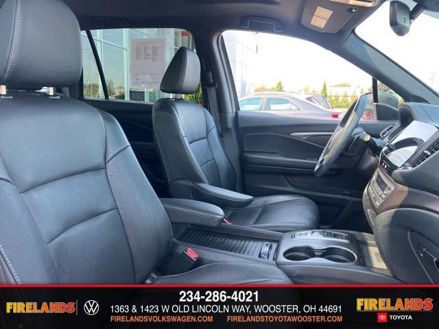 Photo of 2022 Crystal Black Honda Passport