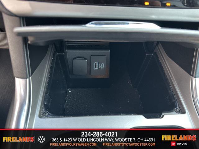 Photo of 2021 Silver Ford Explorer