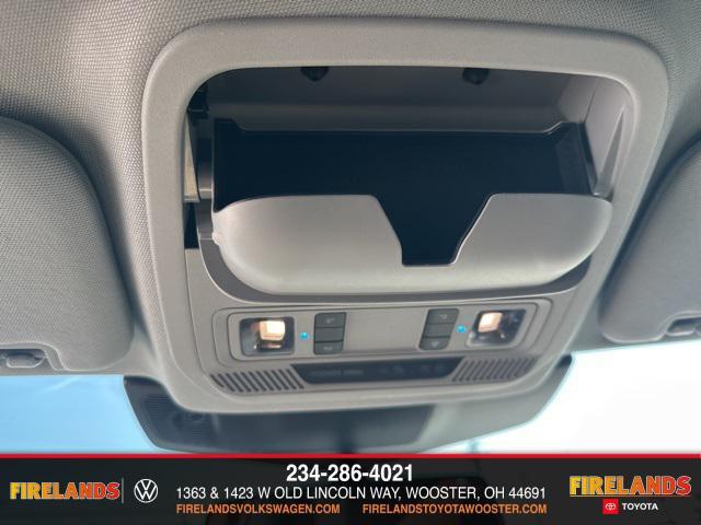 Photo of 2022 Agate Black Metallic Ford Explorer