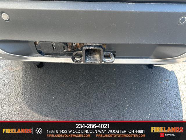 Photo of 2022 Agate Black Metallic Ford Explorer