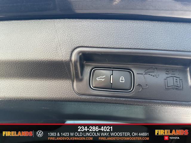 Photo of 2022 Agate Black Metallic Ford Explorer