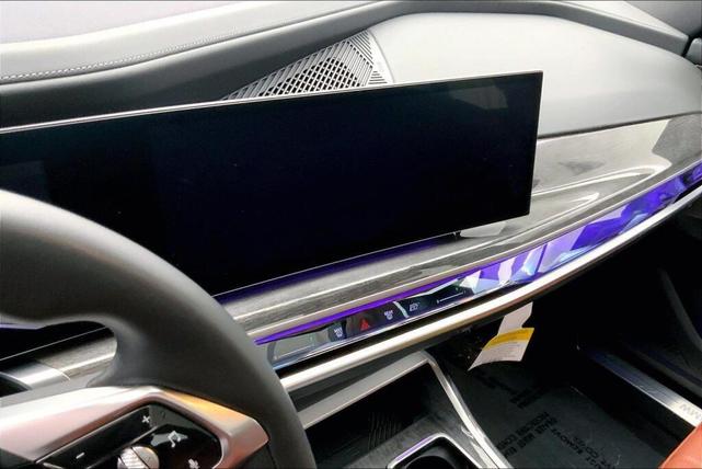 Photo of 2024 Space Silver BMW i7