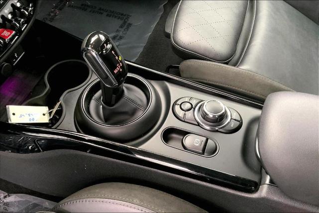 Photo of 2023 Island Blue Metallic MINI Clubman