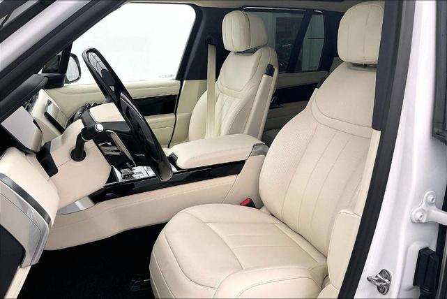 Photo of 2025 Ostuni Pearl White Land Rover Range Rover