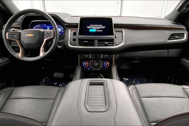 Photo of 2024 Iridescent Pearl Tricoat Chevrolet Suburban