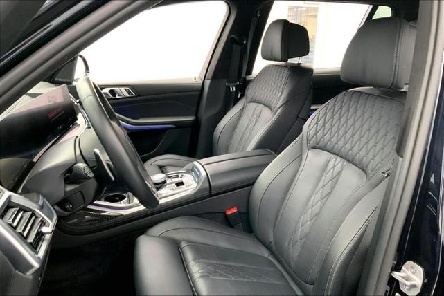 Photo of 2025 Carbon Black Metallic BMW X7