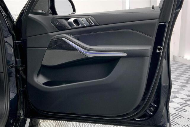 Photo of 2025 Carbon Black Metallic BMW X7