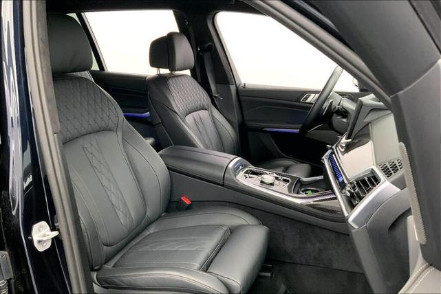Photo of 2025 Carbon Black Metallic BMW X7