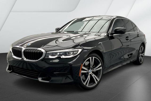 Photo of 2022 Black Sapphire Metallic BMW 330
