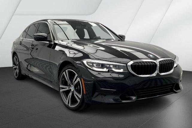 Photo of 2022 Black Sapphire Metallic BMW 330