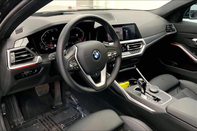 Photo of 2022 Black Sapphire Metallic BMW 330