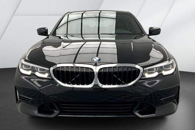 Photo of 2022 Black Sapphire Metallic BMW 330