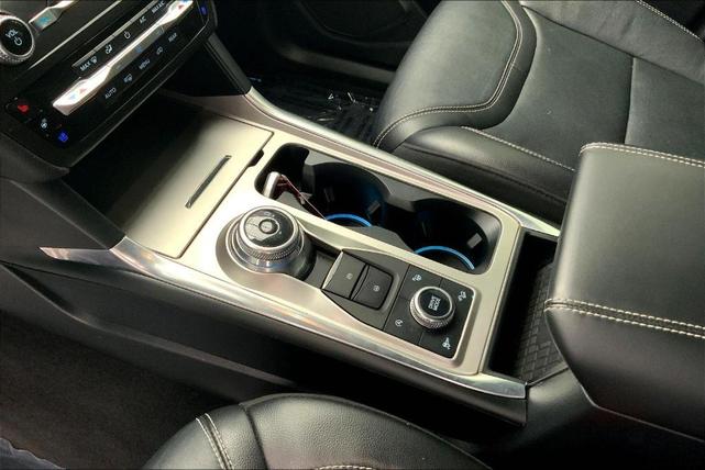 Photo of 2020 Star White Ford Explorer