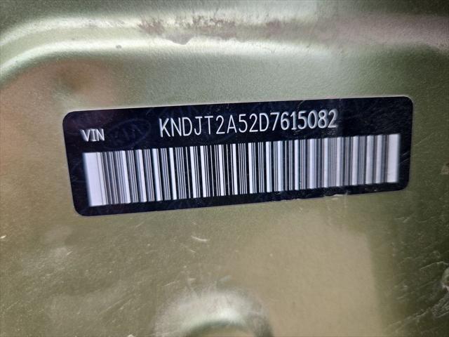 Photo of 2013 Alien Pearl Metallic Kia Soul