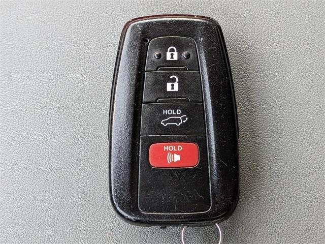 Photo of 2023 Silver Toyota Highlander