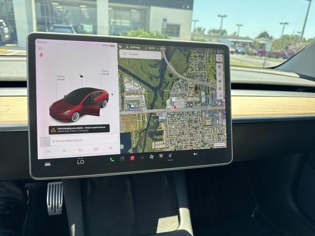 Photo of 2021 White Tesla Model 3