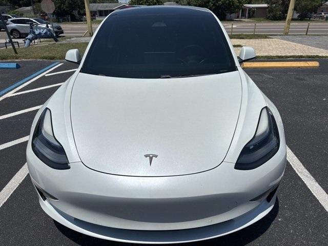 Photo of 2021 White Tesla Model 3