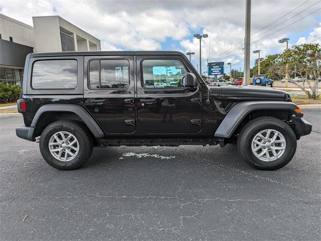 Photo of 2023 Black Clearcoat Jeep Wrangler