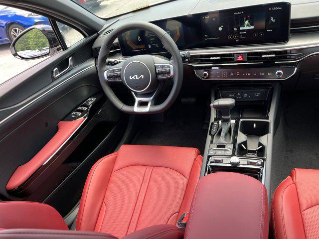 Photo of 2025 Snow White Pearl Kia K5