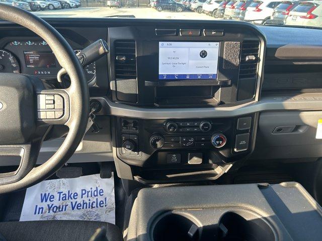 Photo of 2024 Agate Black Metallic Ford F-350