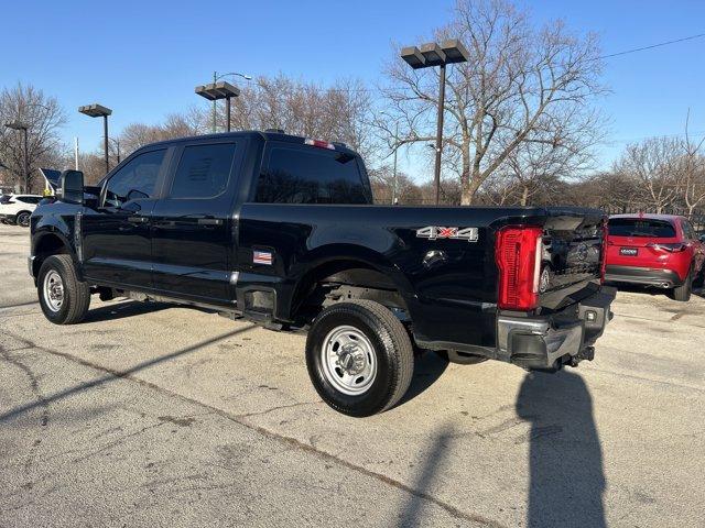 Photo of 2024 Agate Black Metallic Ford F-350