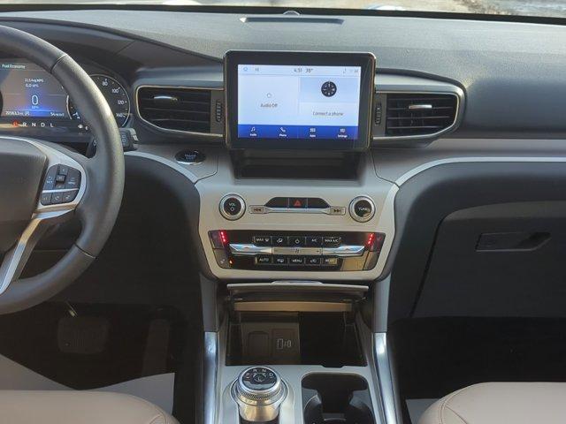 Photo of 2024 Oxford White Ford Explorer