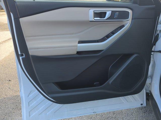 Photo of 2024 Oxford White Ford Explorer
