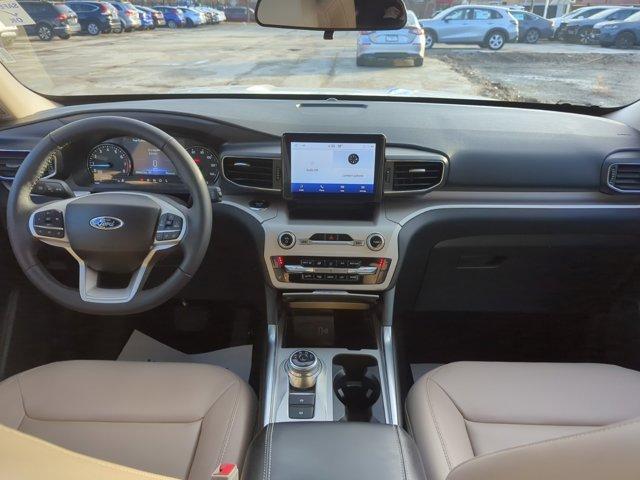 Photo of 2024 Oxford White Ford Explorer