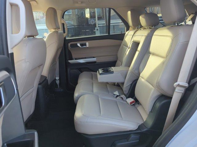 Photo of 2024 Oxford White Ford Explorer
