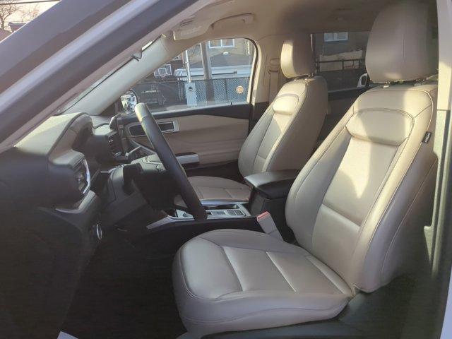 Photo of 2024 Oxford White Ford Explorer