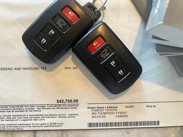 Photo of 2015 Gray Toyota Highlander