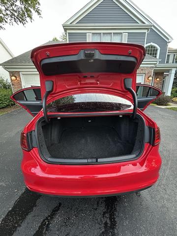 Photo of 2014 Red Volkswagen Jetta
