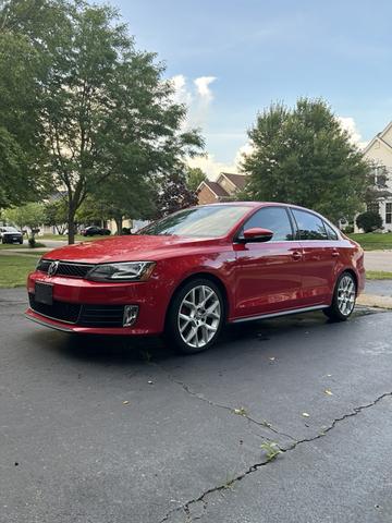 Photo of 2014 Red Volkswagen Jetta