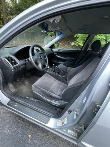 Photo of 2005 Silver Honda Accord