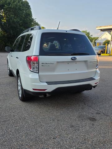 Photo of 2012 White Subaru Forester