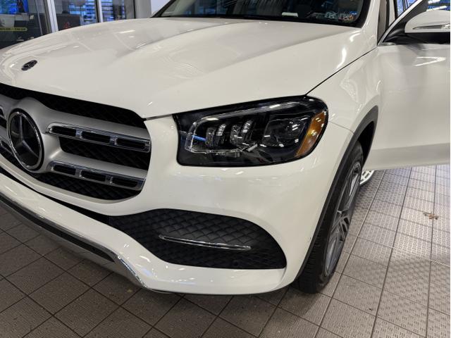 Photo of 2021 White Mercedes-Benz GLS 450