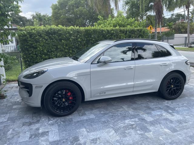 Photo of 2021 Gray Porsche Macan