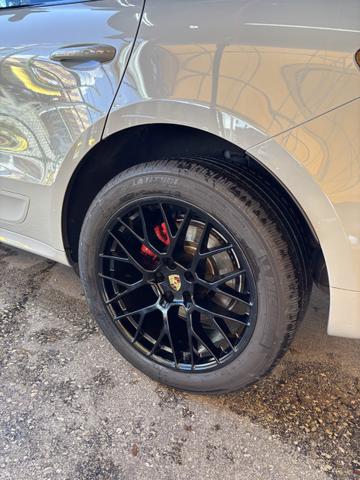 Photo of 2021 Gray Porsche Macan