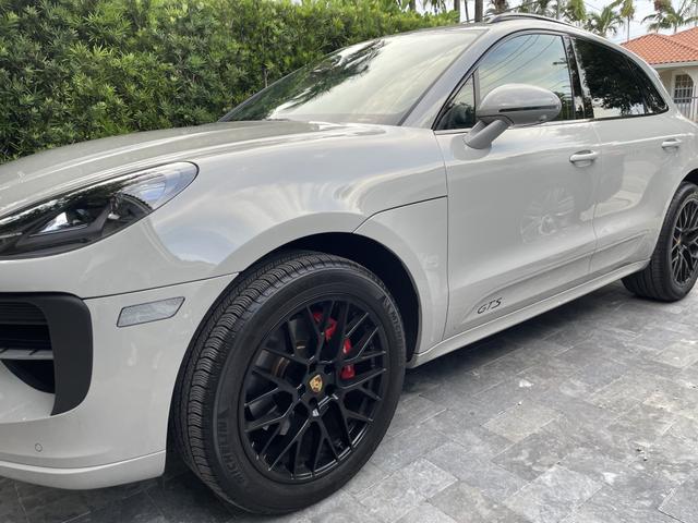Photo of 2021 Gray Porsche Macan