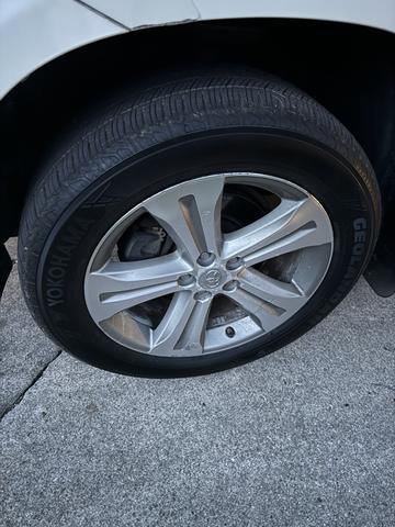 Photo of 2012 White Toyota Highlander