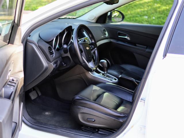 Photo of 2012 White Chevrolet Cruze