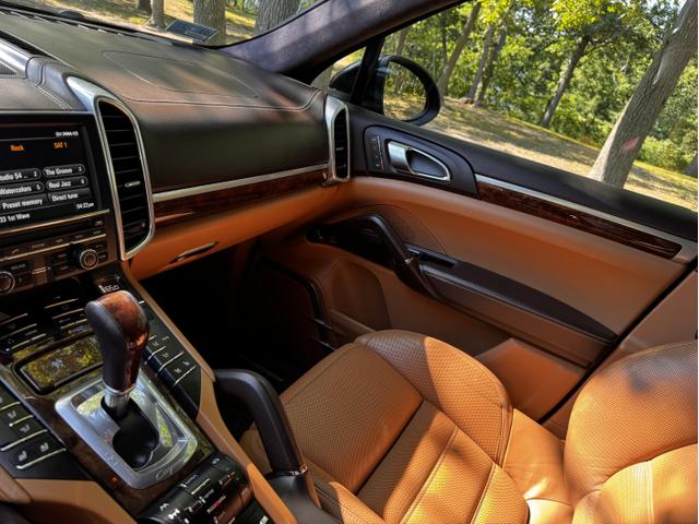 Photo of 2011 Black Porsche Cayenne